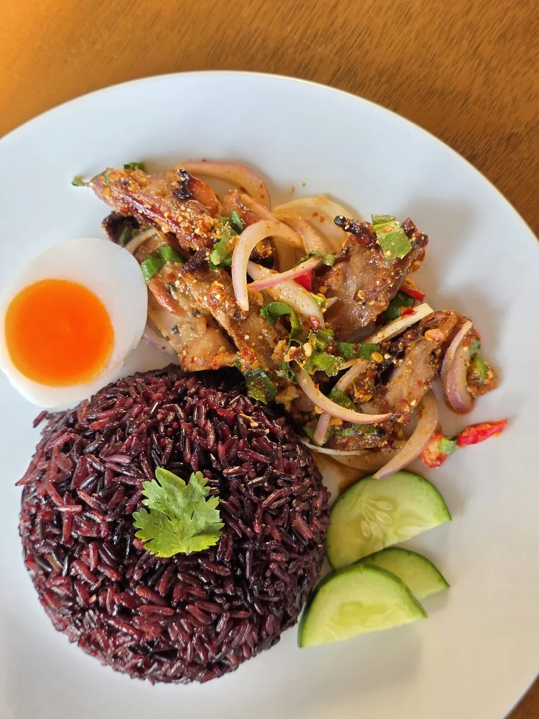 ข้าวน้ำตกไก่ย่าง