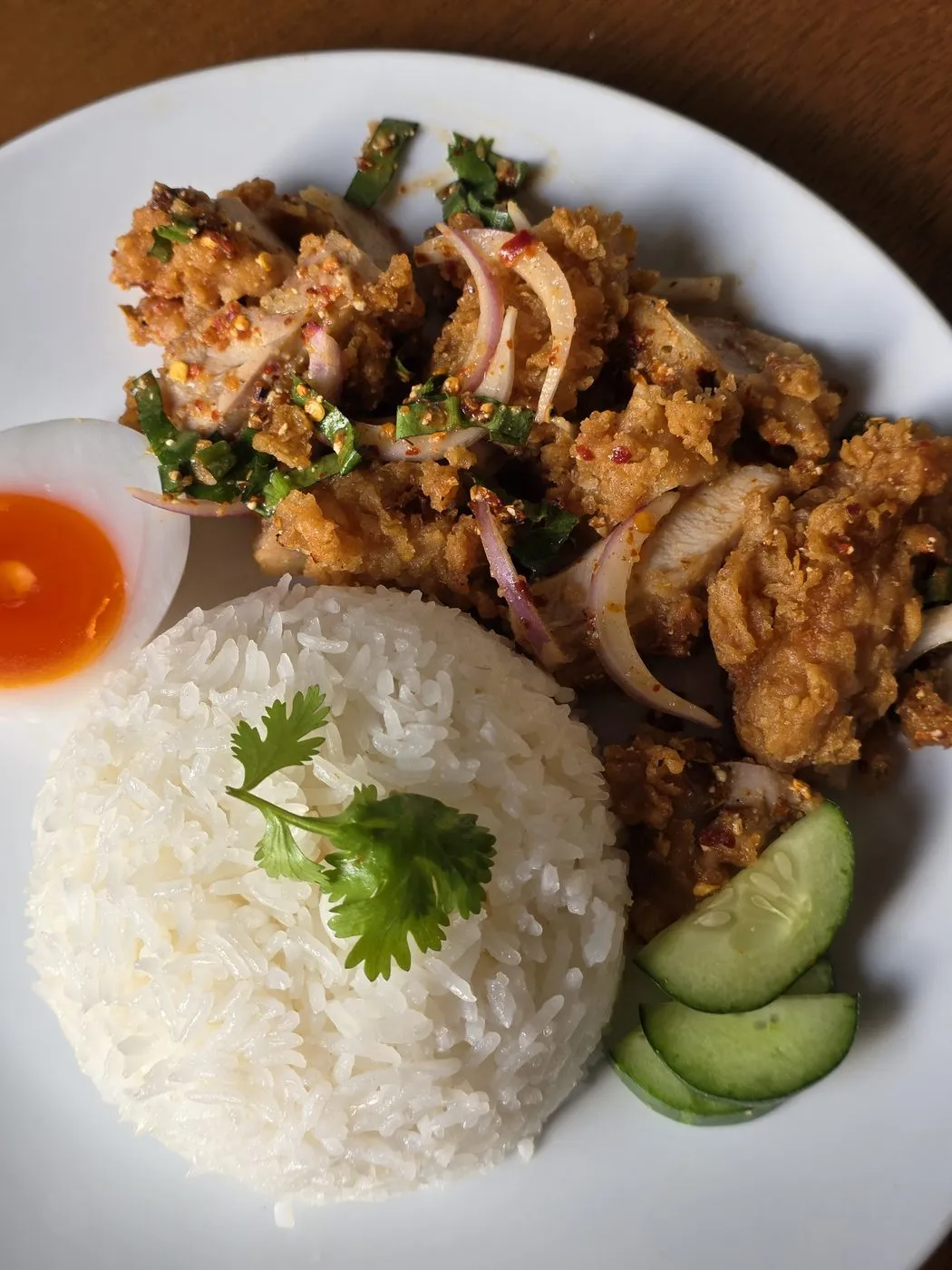 ข้าวยำไก่แซ่บ