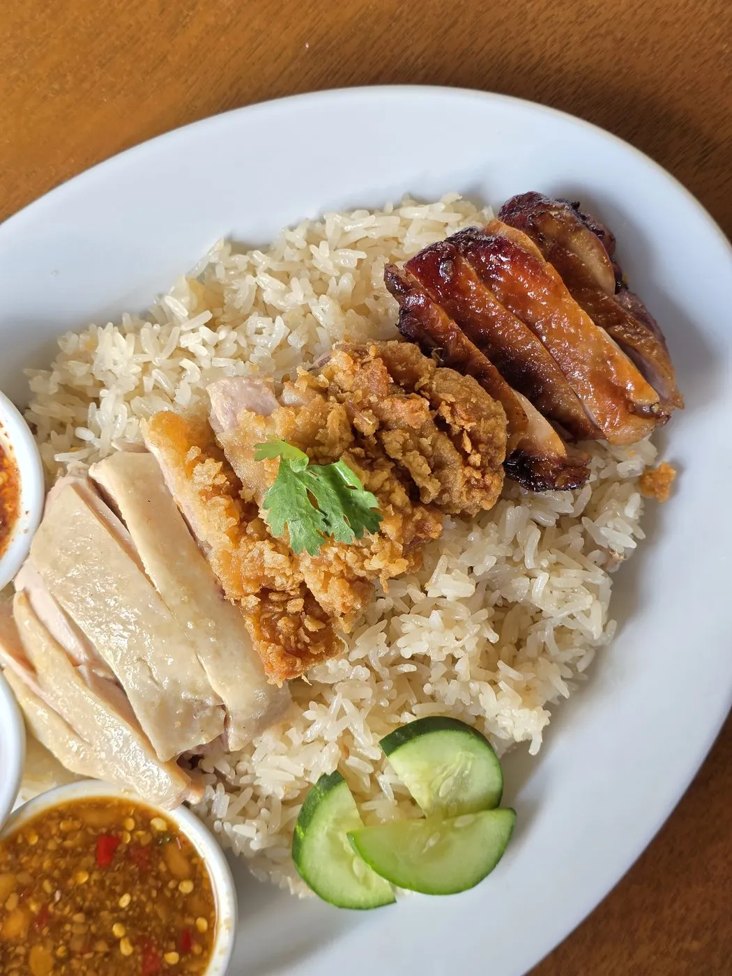 ข้าวมันไก่รวม 3 อย่างจุใจ